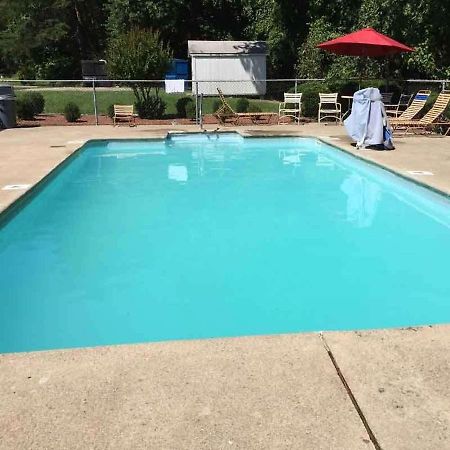 Astoria Hotel Danville North Экстерьер фото