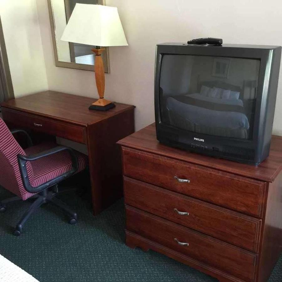 Astoria Hotel Danville North Экстерьер фото