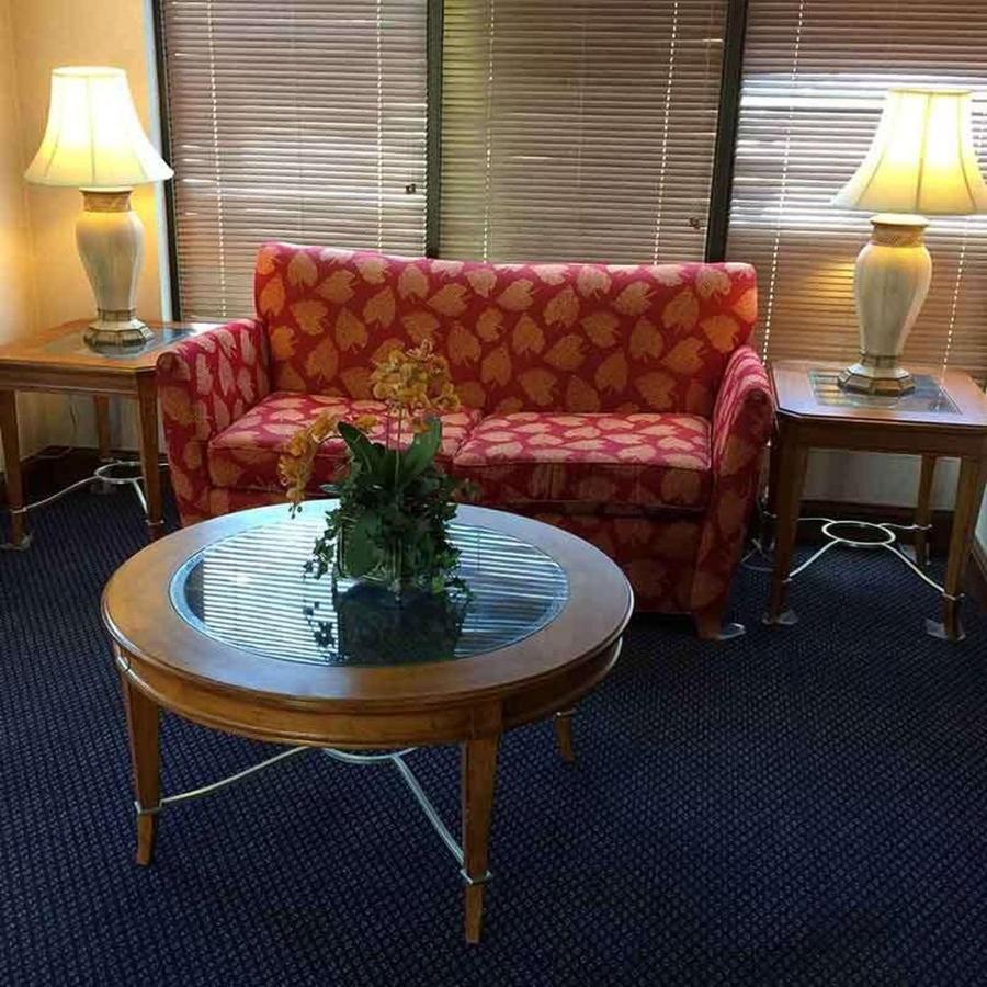 Astoria Hotel Danville North Экстерьер фото