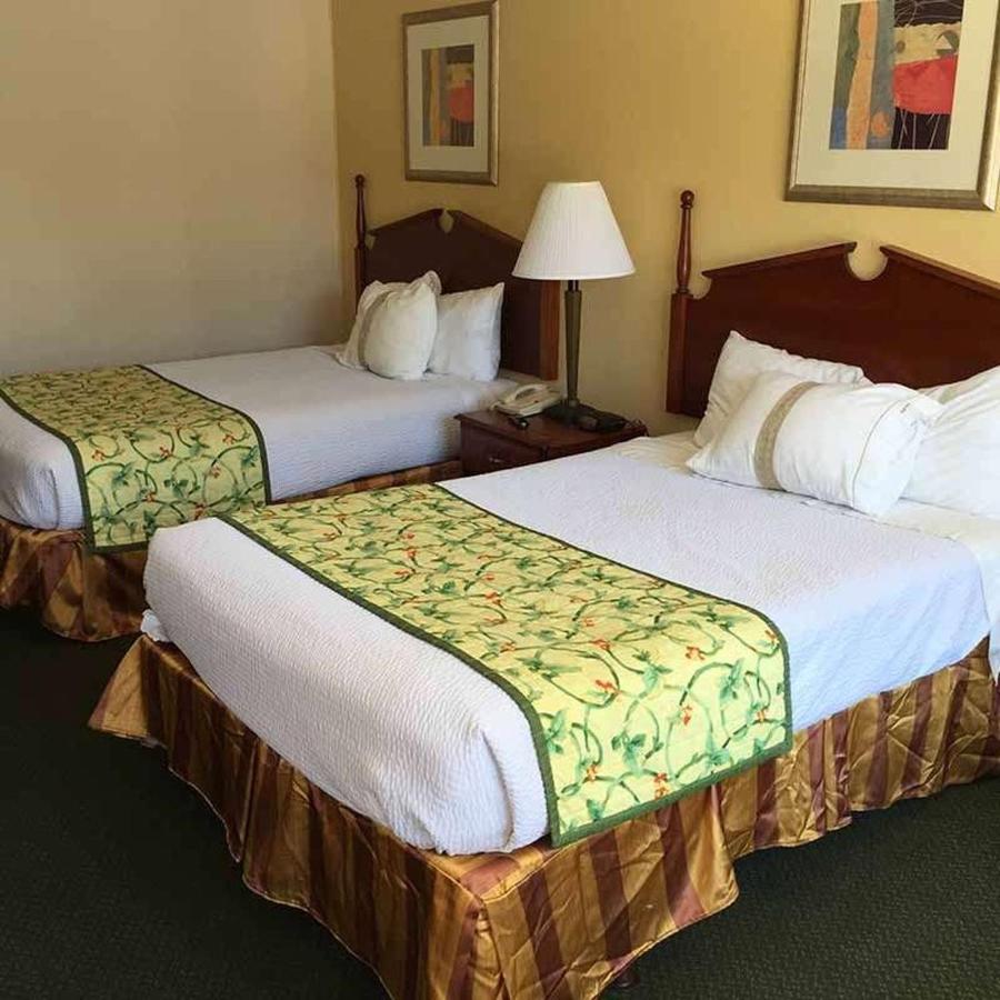 Astoria Hotel Danville North Экстерьер фото