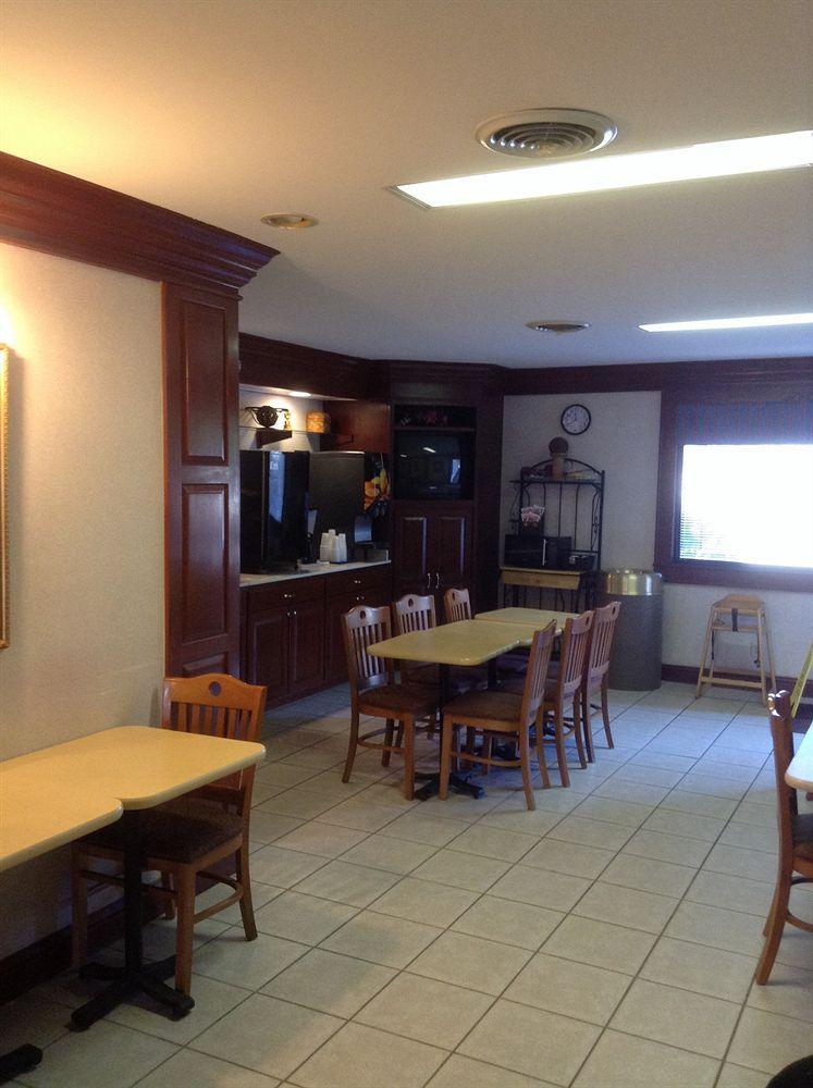 Astoria Hotel Danville North Экстерьер фото
