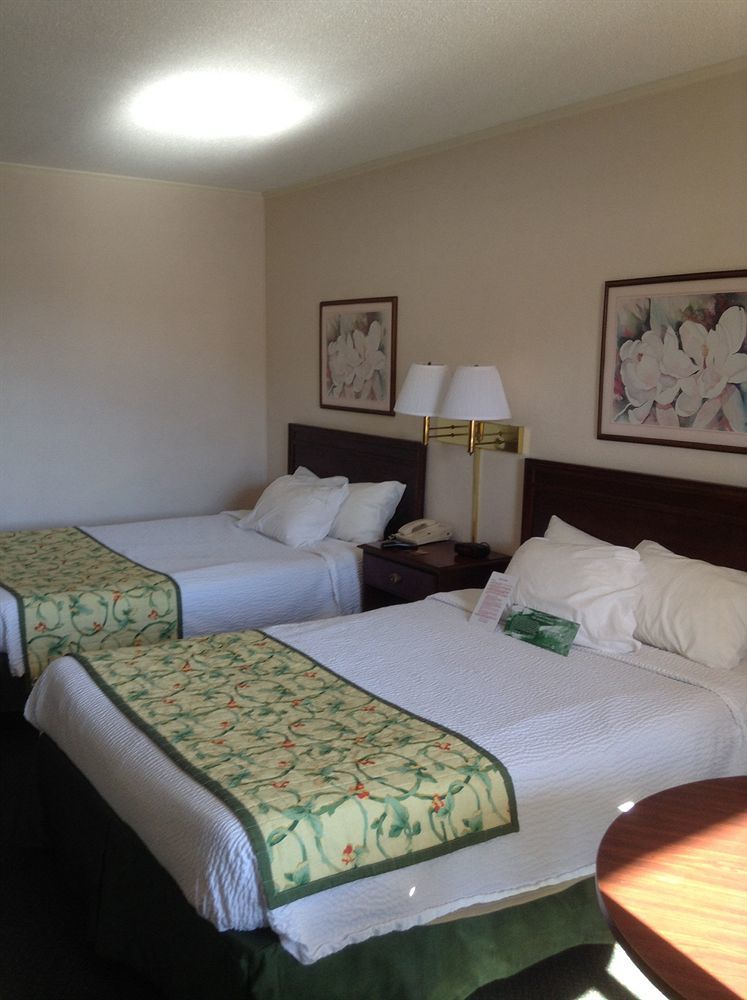 Astoria Hotel Danville North Экстерьер фото