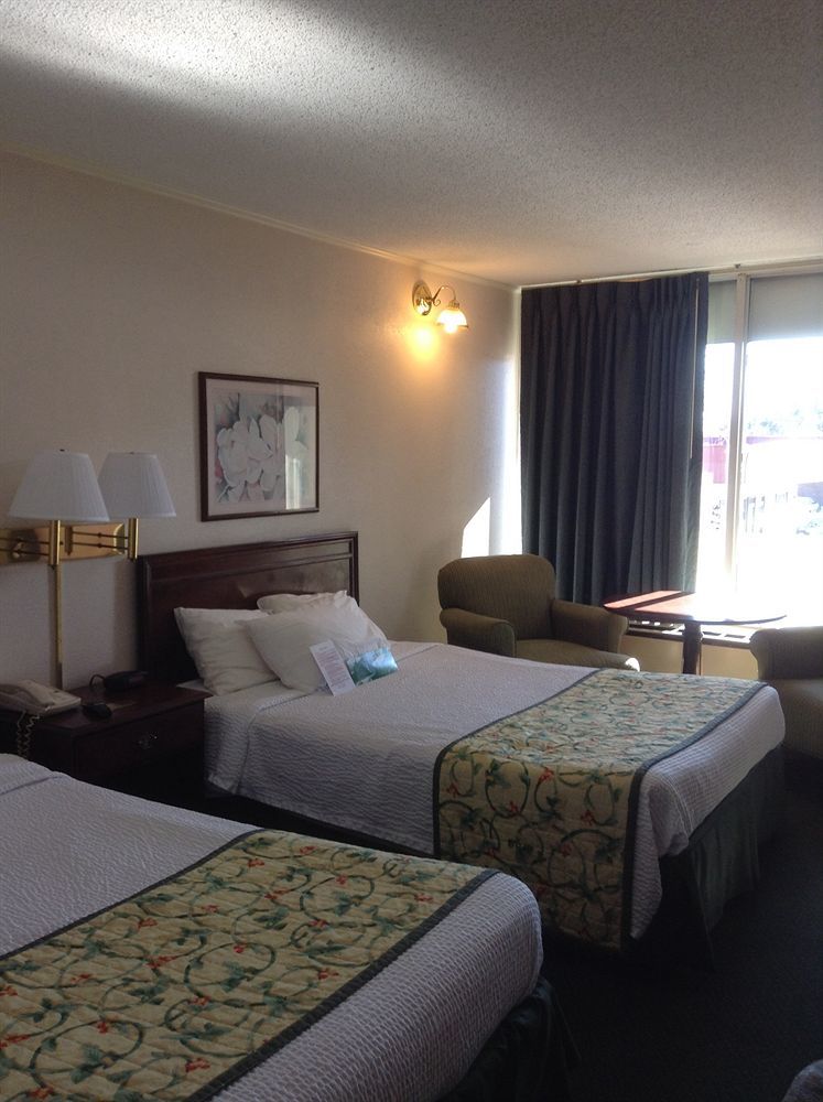 Astoria Hotel Danville North Экстерьер фото