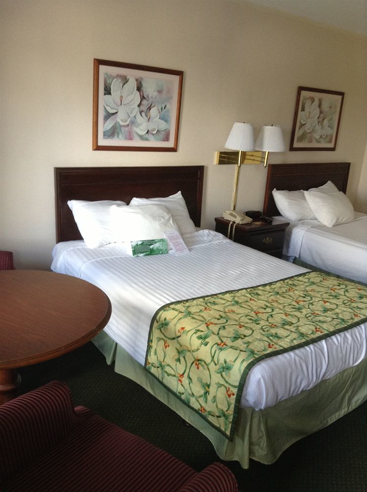Astoria Hotel Danville North Экстерьер фото