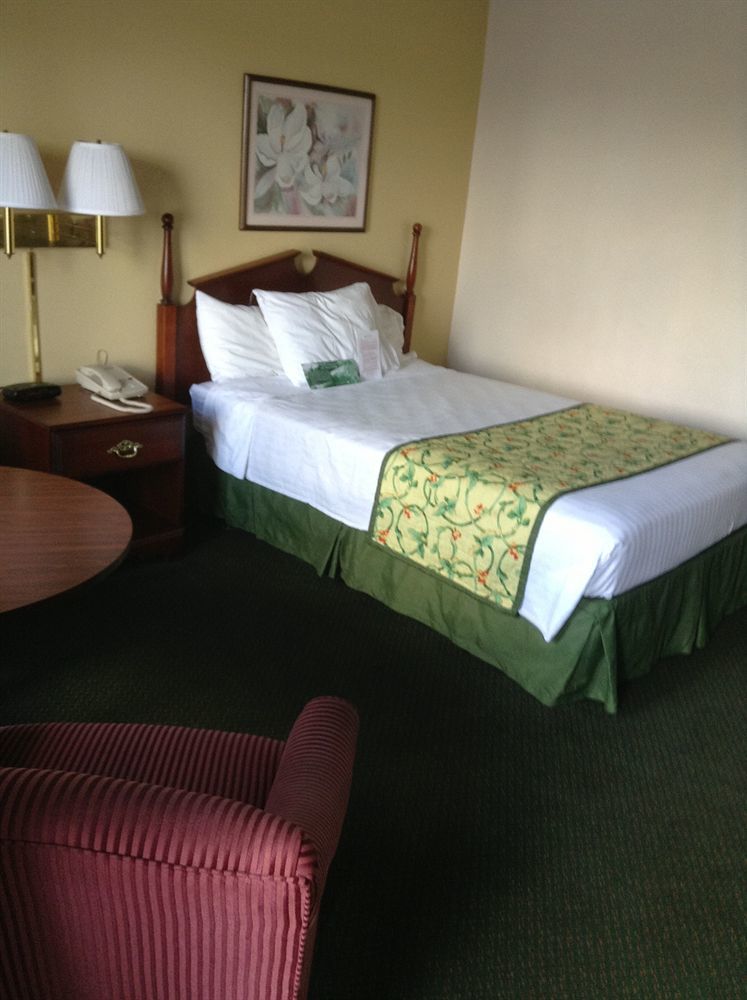 Astoria Hotel Danville North Экстерьер фото