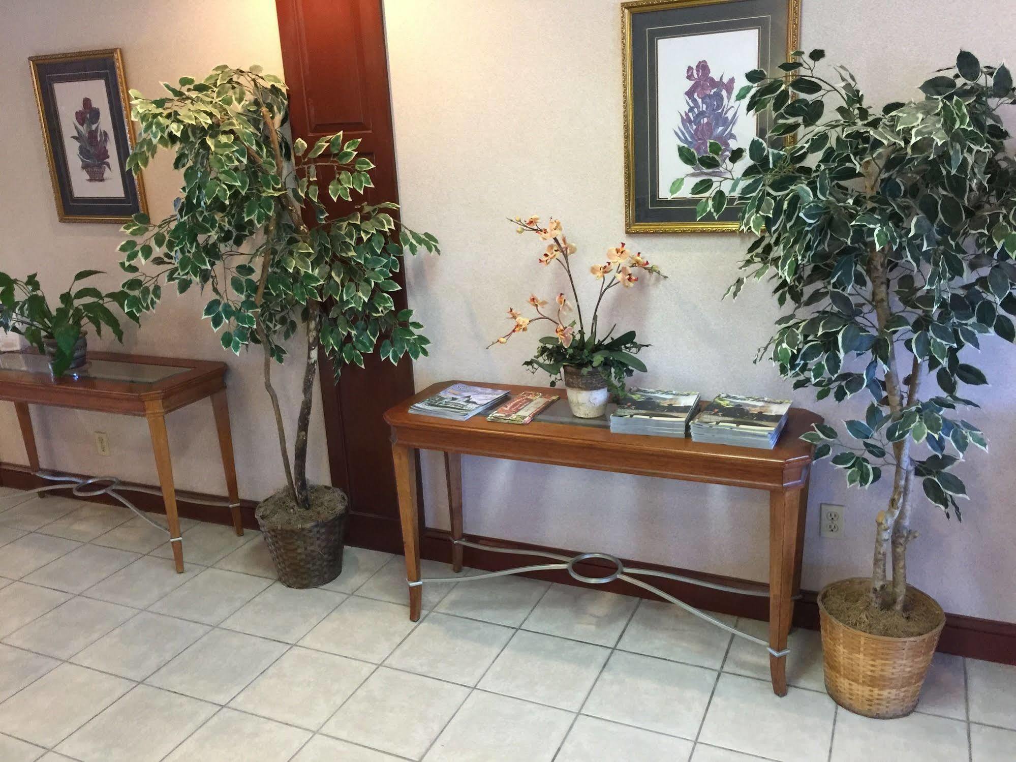 Astoria Hotel Danville North Экстерьер фото